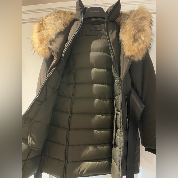 Rudsak hunter green winter coat. Size: Medium. Real fur - Picture 6 of 6
